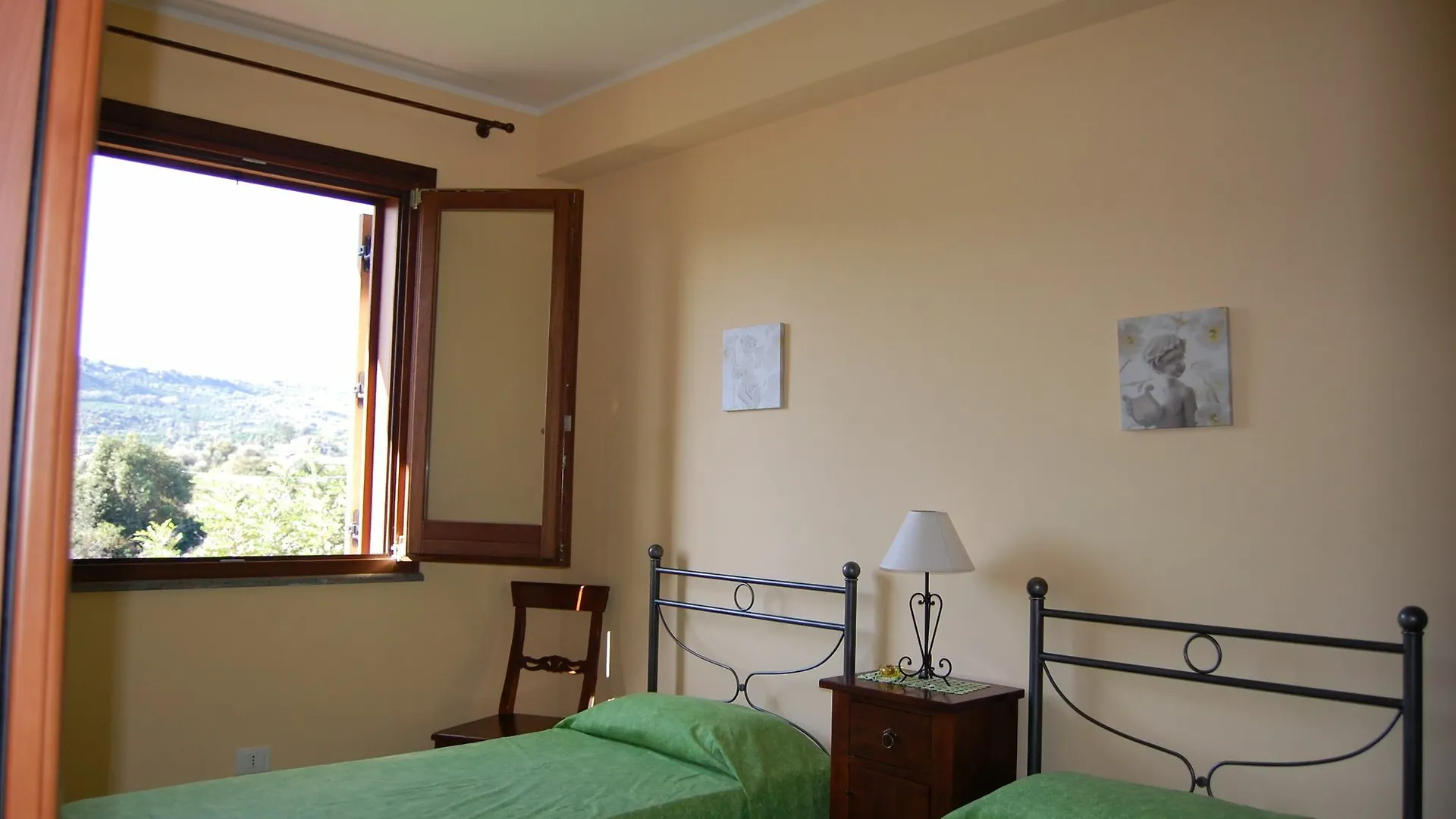 Residence Trinacria Acireale 0*,